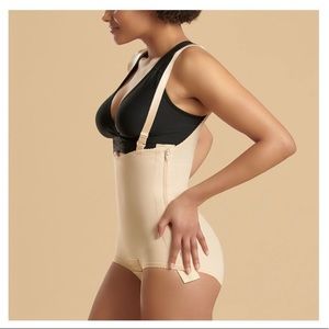 MARENA RECOVERY Girdle w/ Suspenders Bikini Length - S